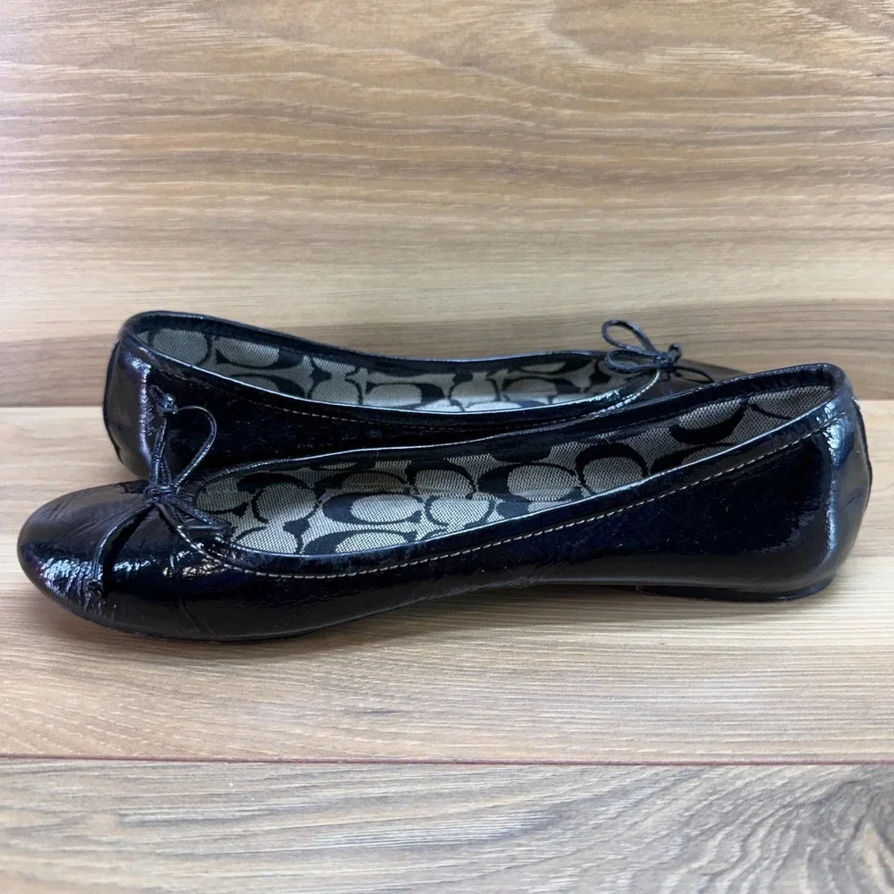 Coach Lonnie Y2K Ballet Flat 7 M Black Patent Leather Bow Chic Minimalist Casual